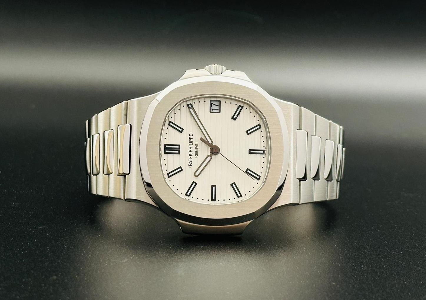 Nautilus White Dial Stainless Steel - 5711/1A-001