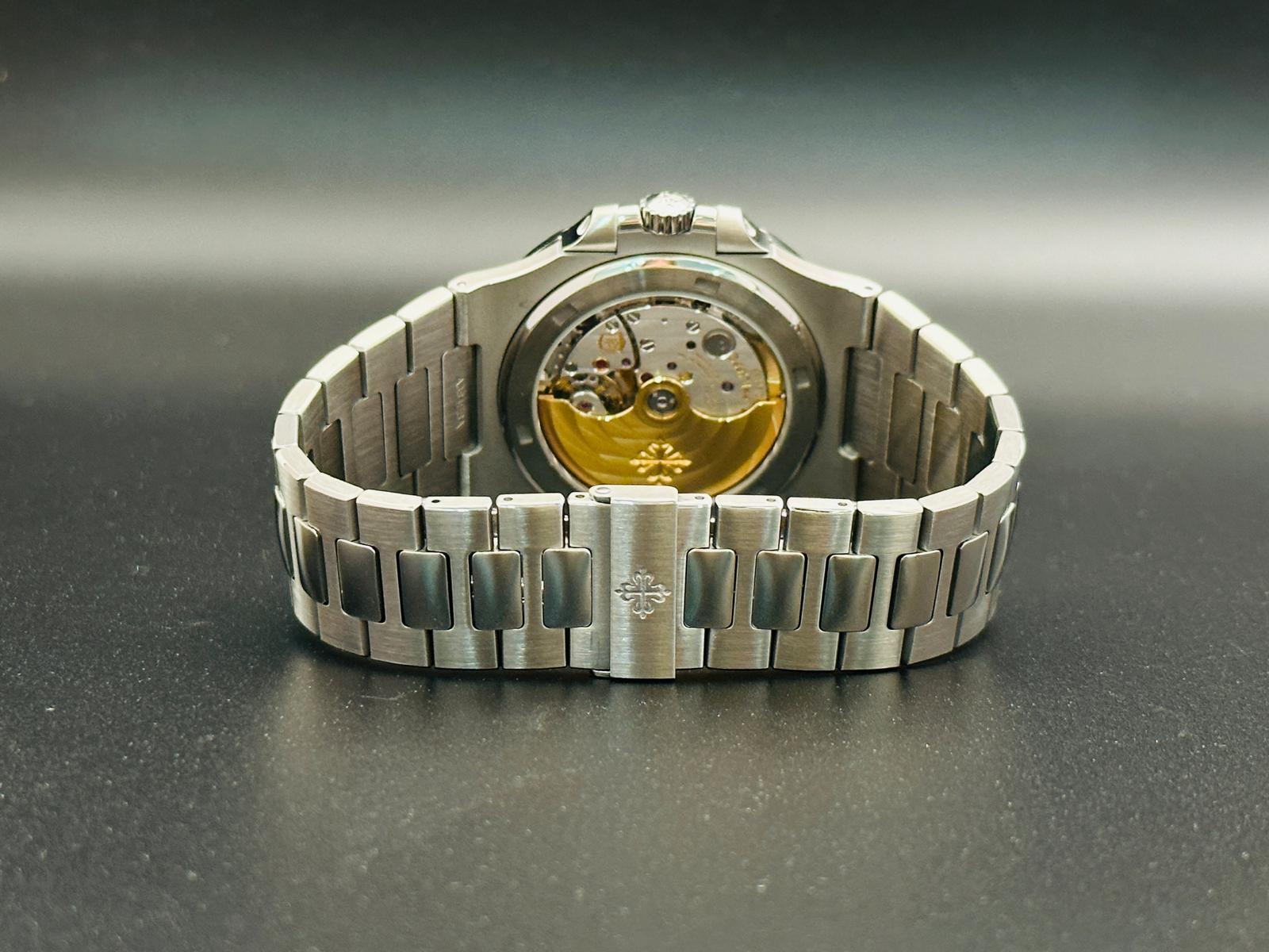 Nautilus White Dial Stainless Steel - 5711/1A-001