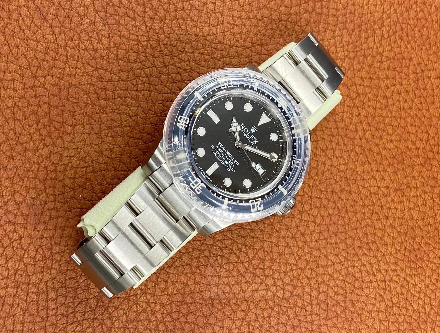 Sea-Dweller 4000 Oyster Perpetual Steel Black Dial - 116600