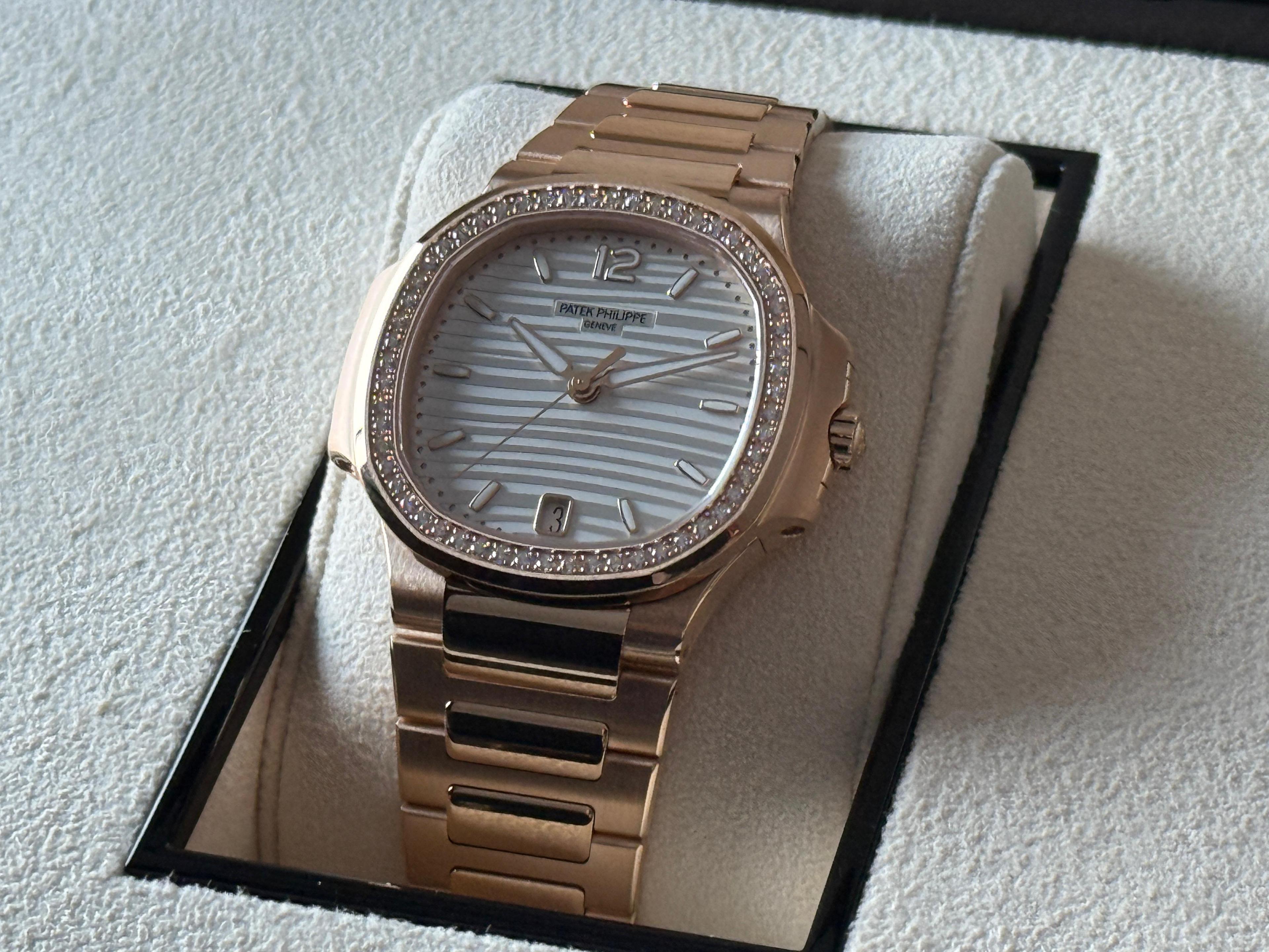 Nautilus Rose Gold Silver Dial - 7118/1200R-001