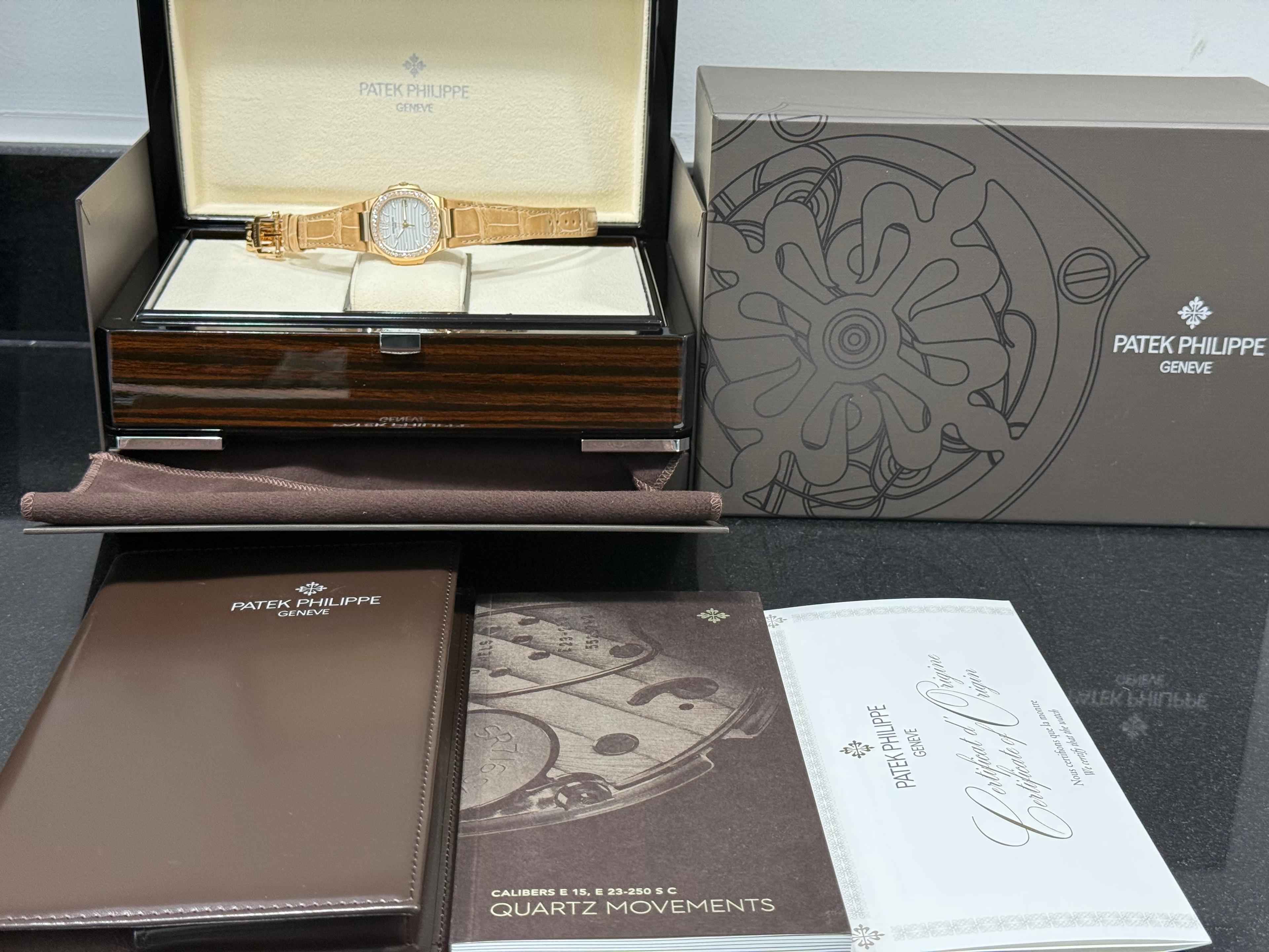 Nautilus Ladies Rose Gold - 7010R-011