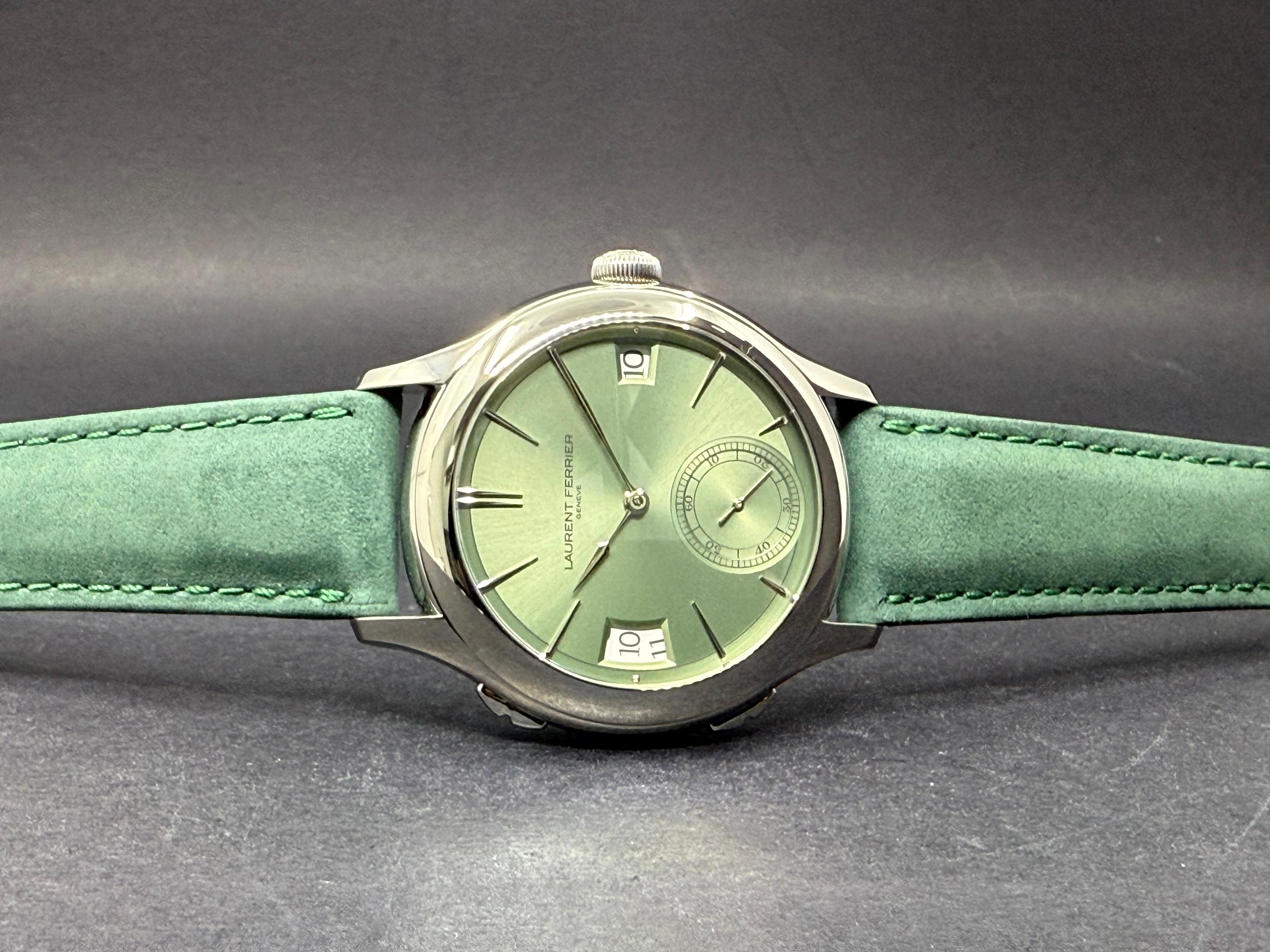 Classic Traveller "Serie Atelier III" Green Dial Titanium - LF 230.02