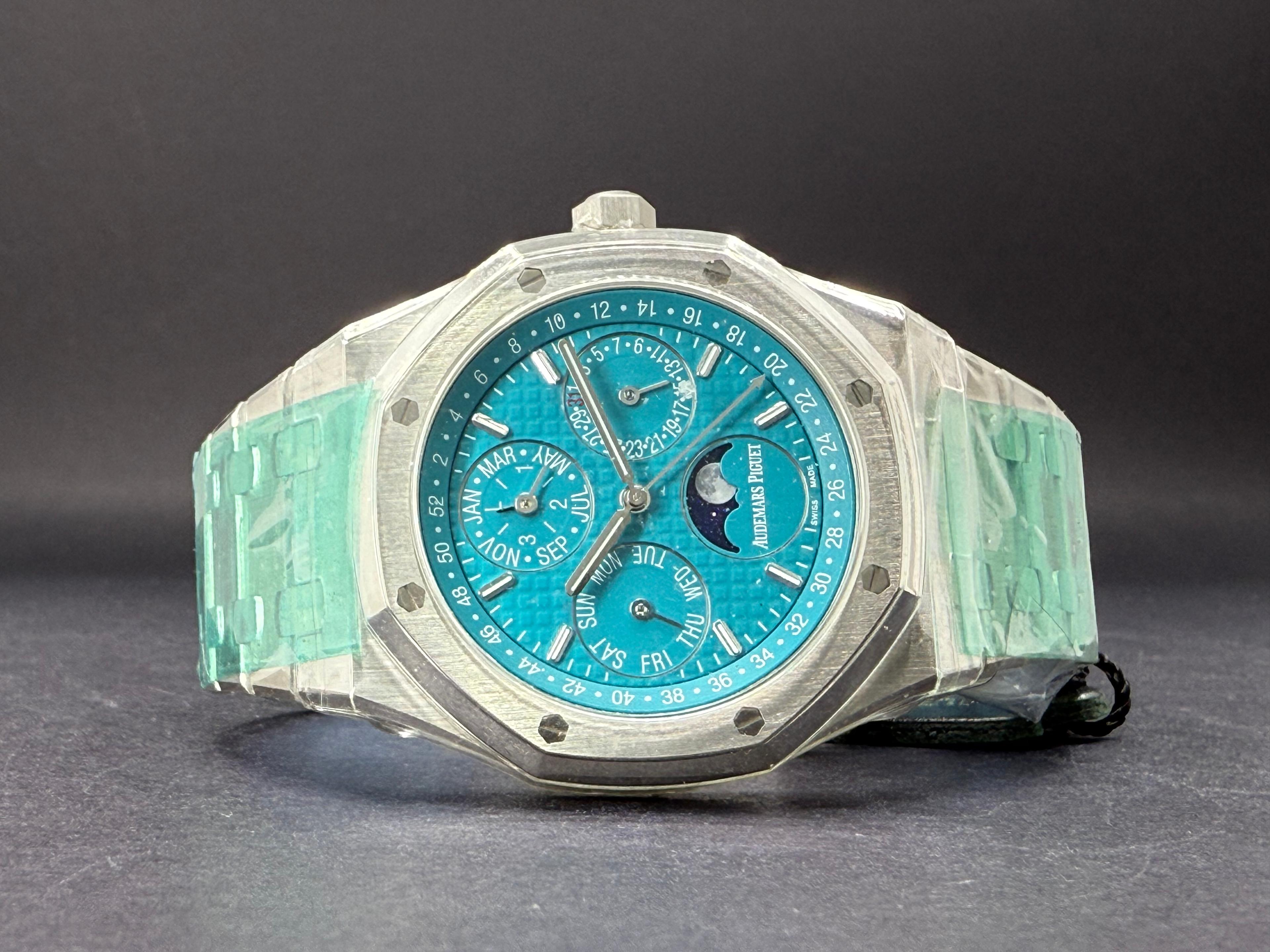 Royal Oak Perpetual UAE Limited Edition 75 Pcs. - 26613ST.OO.1220ST.01