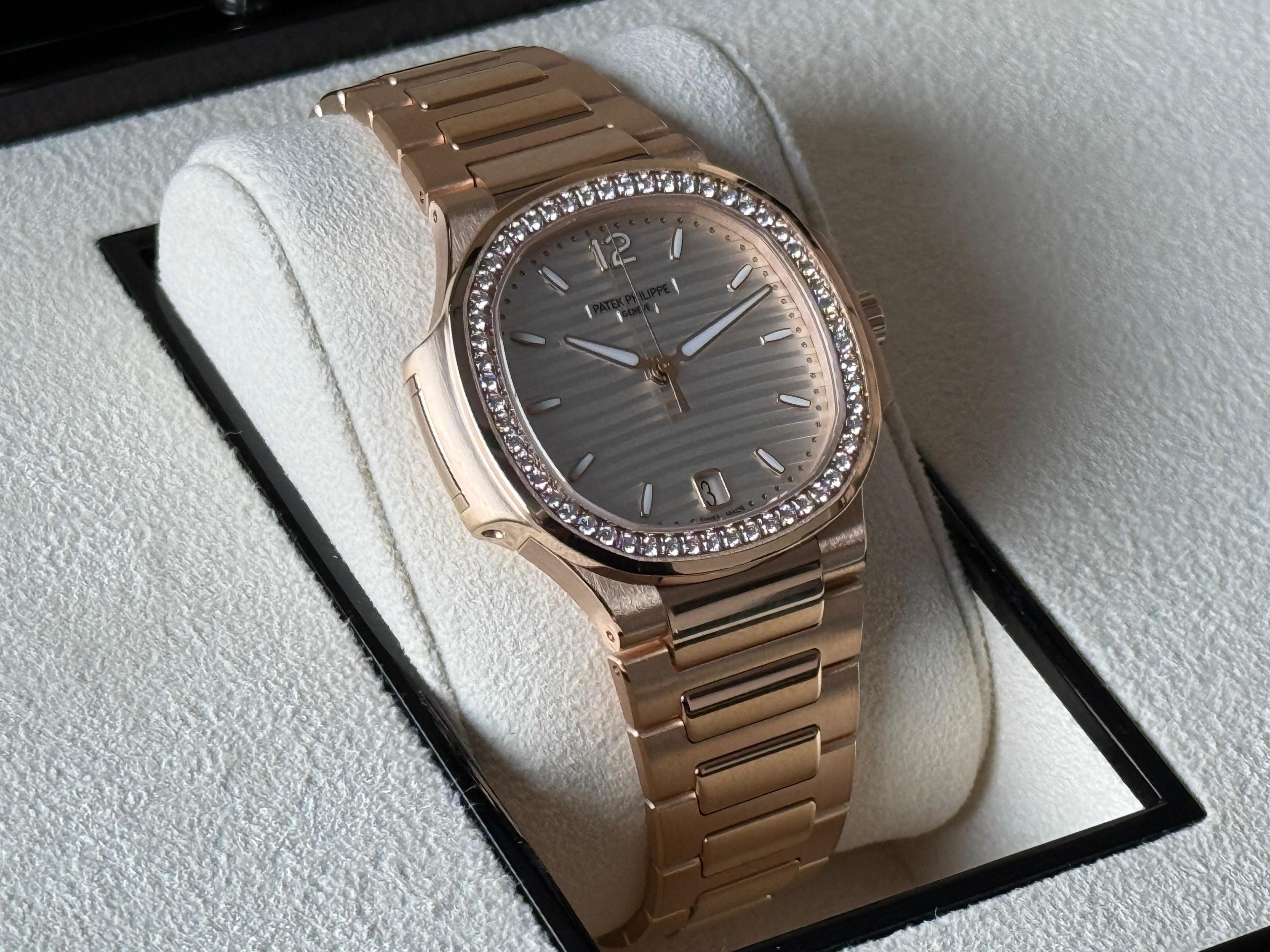 Nautilus Rose Gold Silver Dial - 7118/1200R-001
