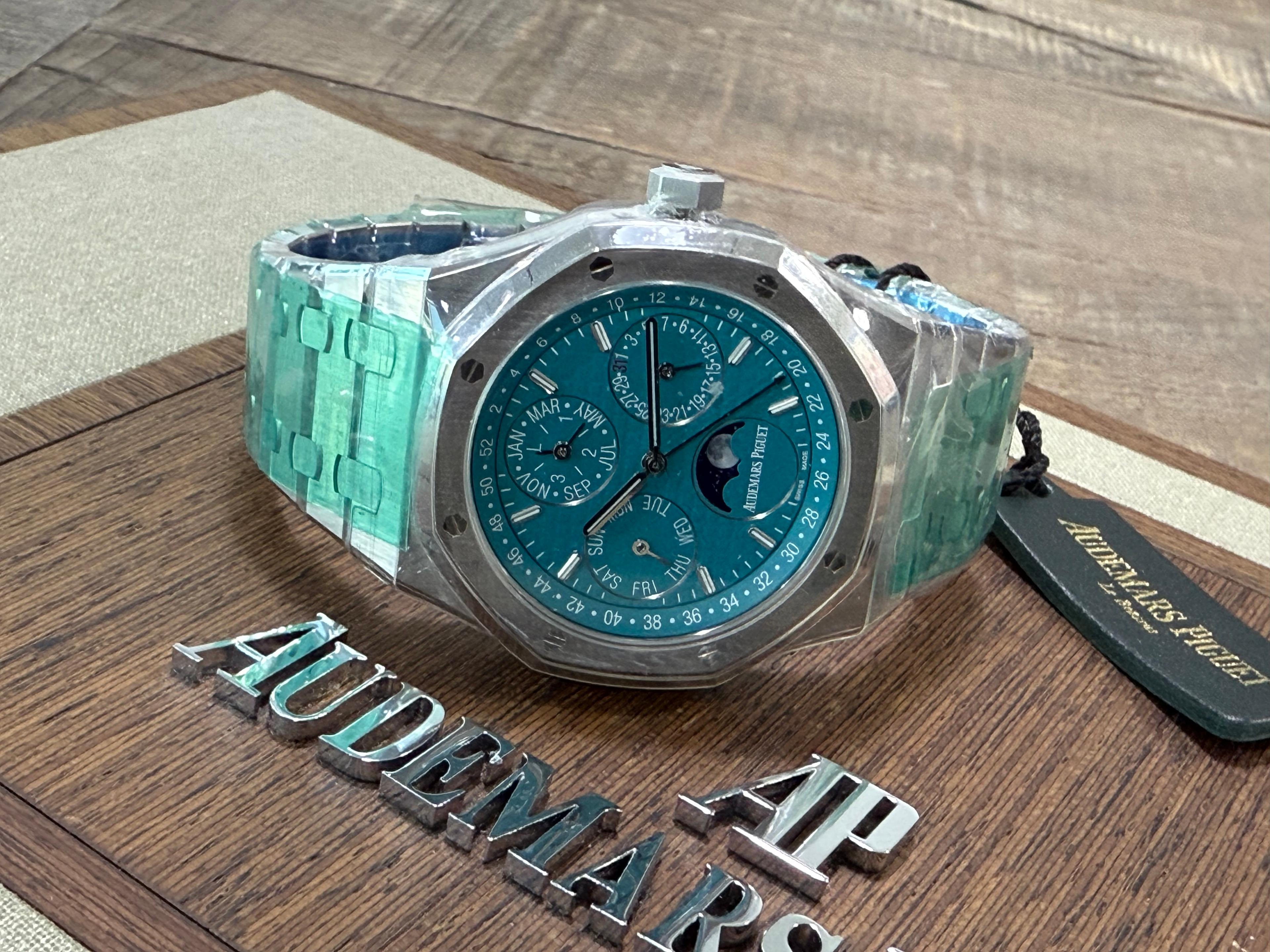 Royal Oak Perpetual UAE Limited Edition 75 Pcs. - 26613ST.OO.1220ST.01