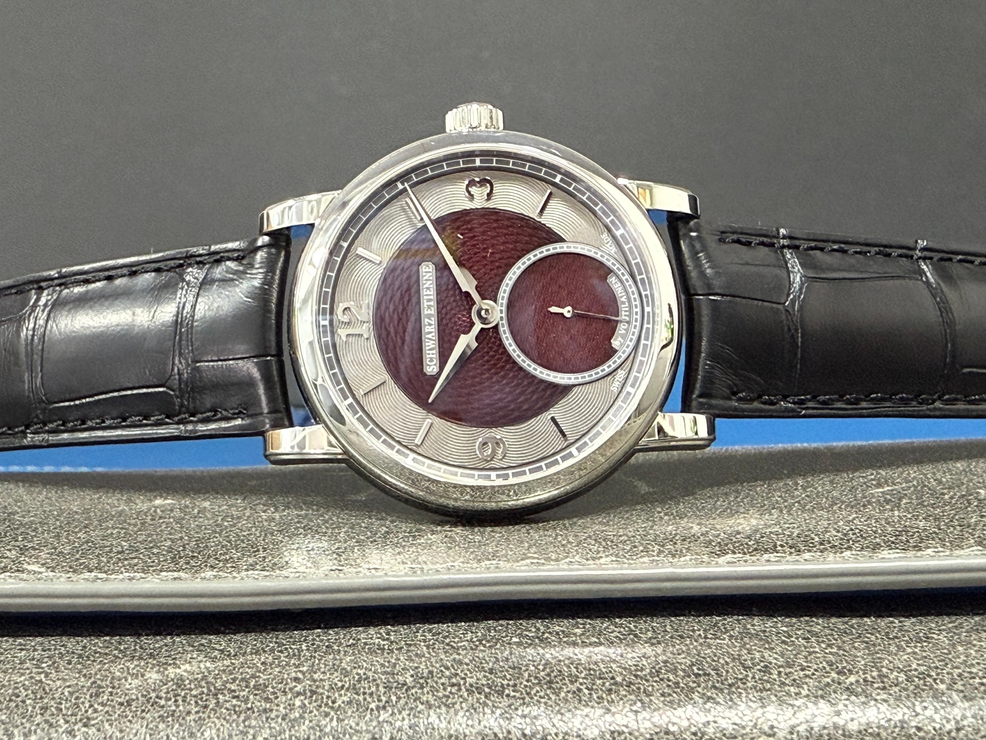 Unique Piece Steel Red Dial - WRO