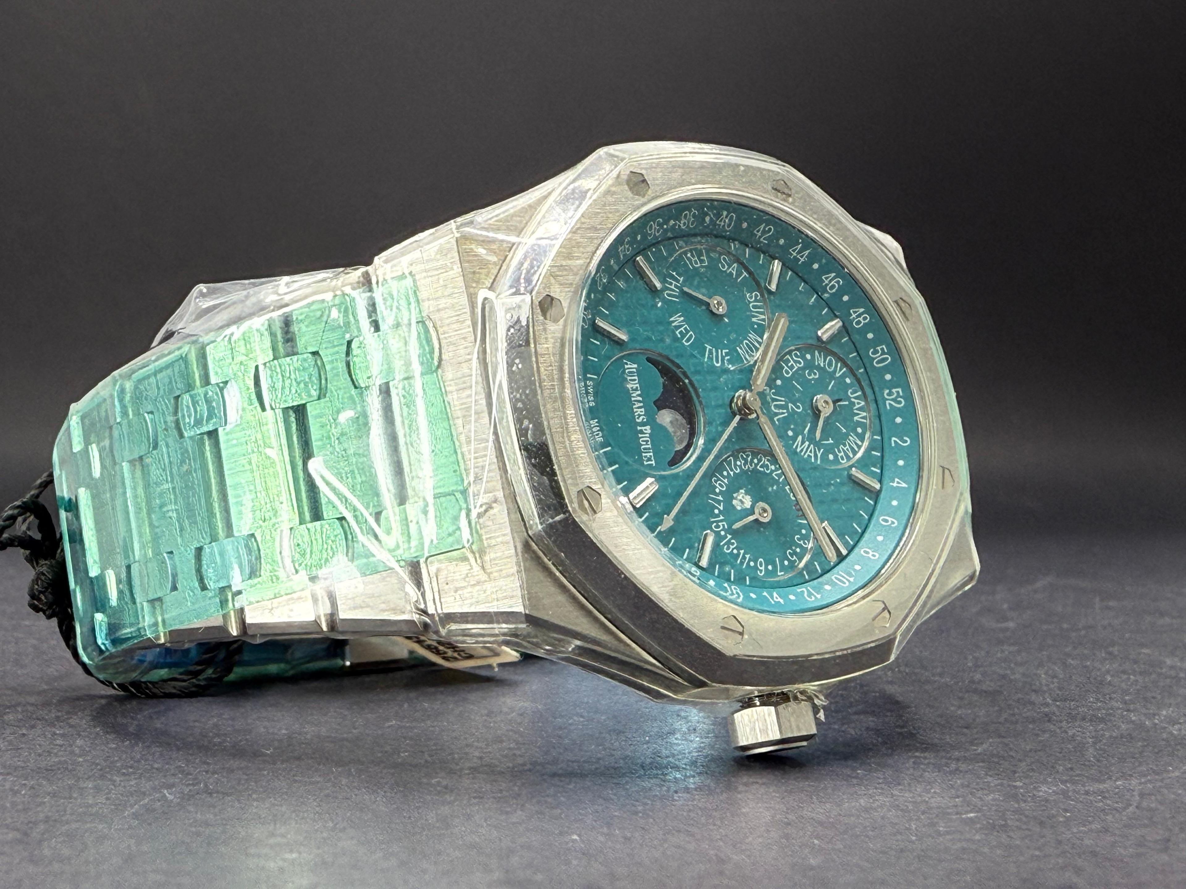Royal Oak Perpetual UAE Limited Edition 75 Pcs. - 26613ST.OO.1220ST.01