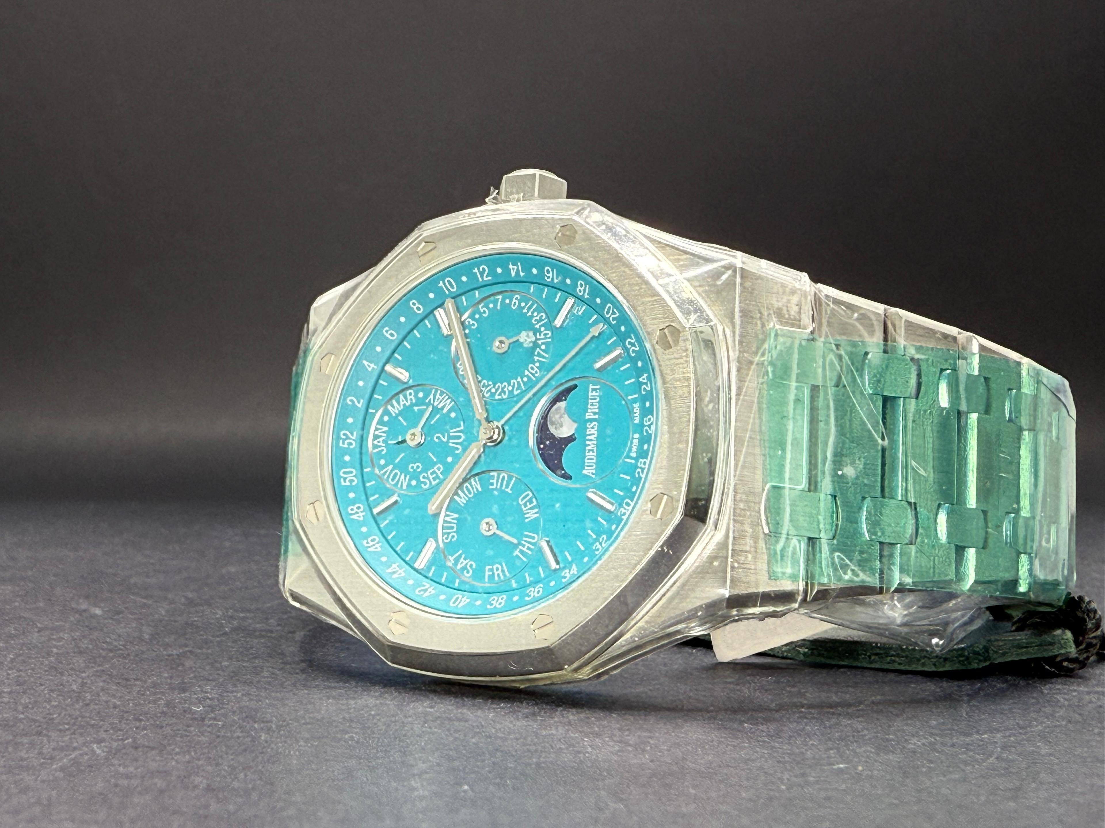Royal Oak Perpetual UAE Limited Edition 75 Pcs. - 26613ST.OO.1220ST.01