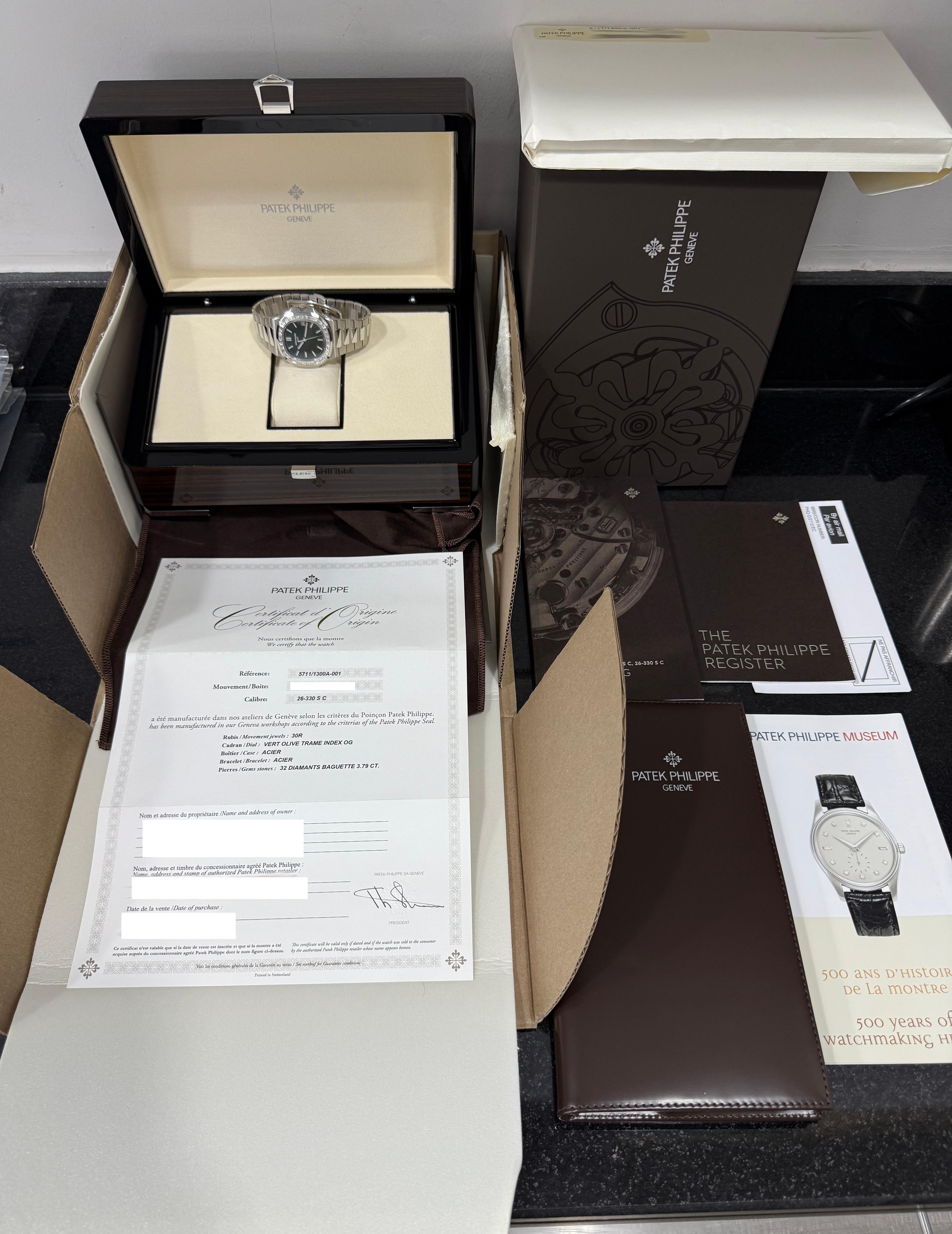 Nautilus Baguette Diamonds Steel Green Dial - 5711/1300A-001