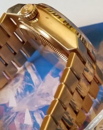 Oysterquartz Rolex 19018 watches 4